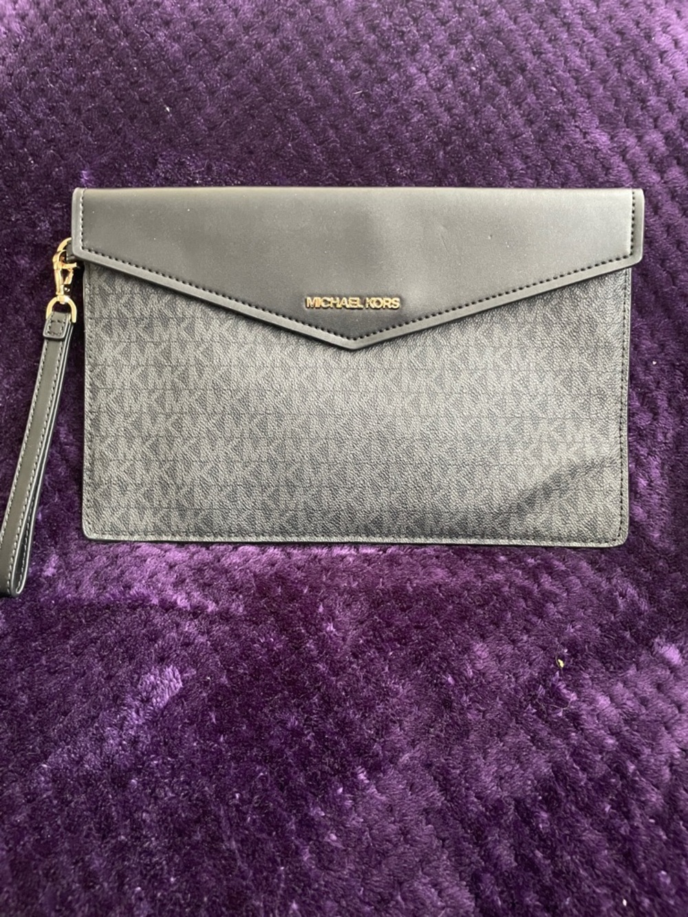 Michael Kors Black and Gold Envelope Wristlet Magnetic Closure NWOT
